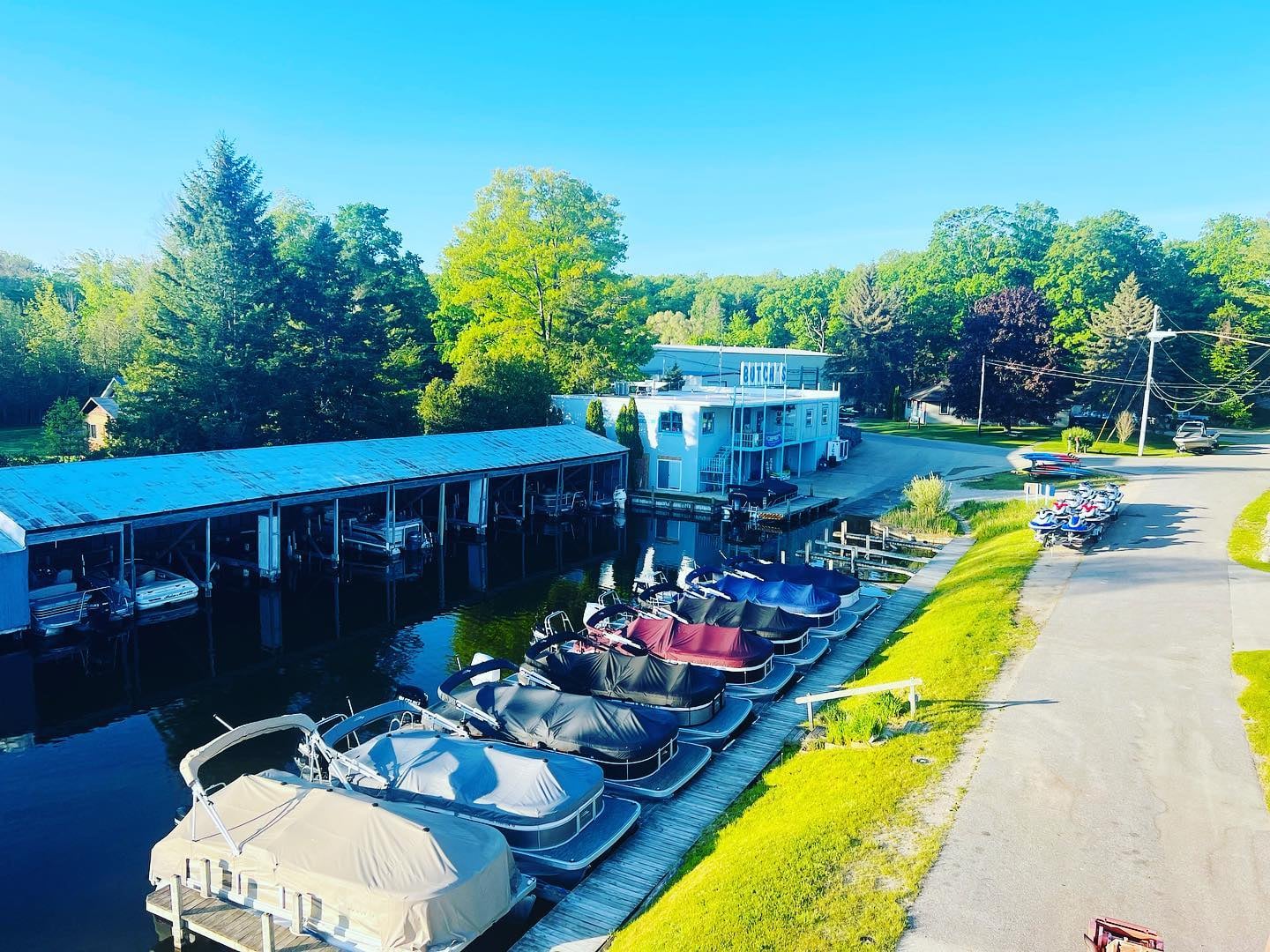 Butch's Torch Lake store exterior